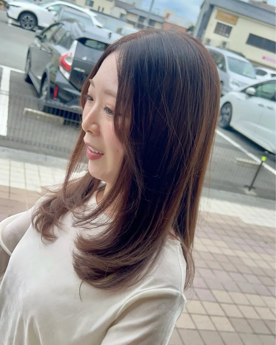 セミロング 河田 亜理沙のヘアスタイル