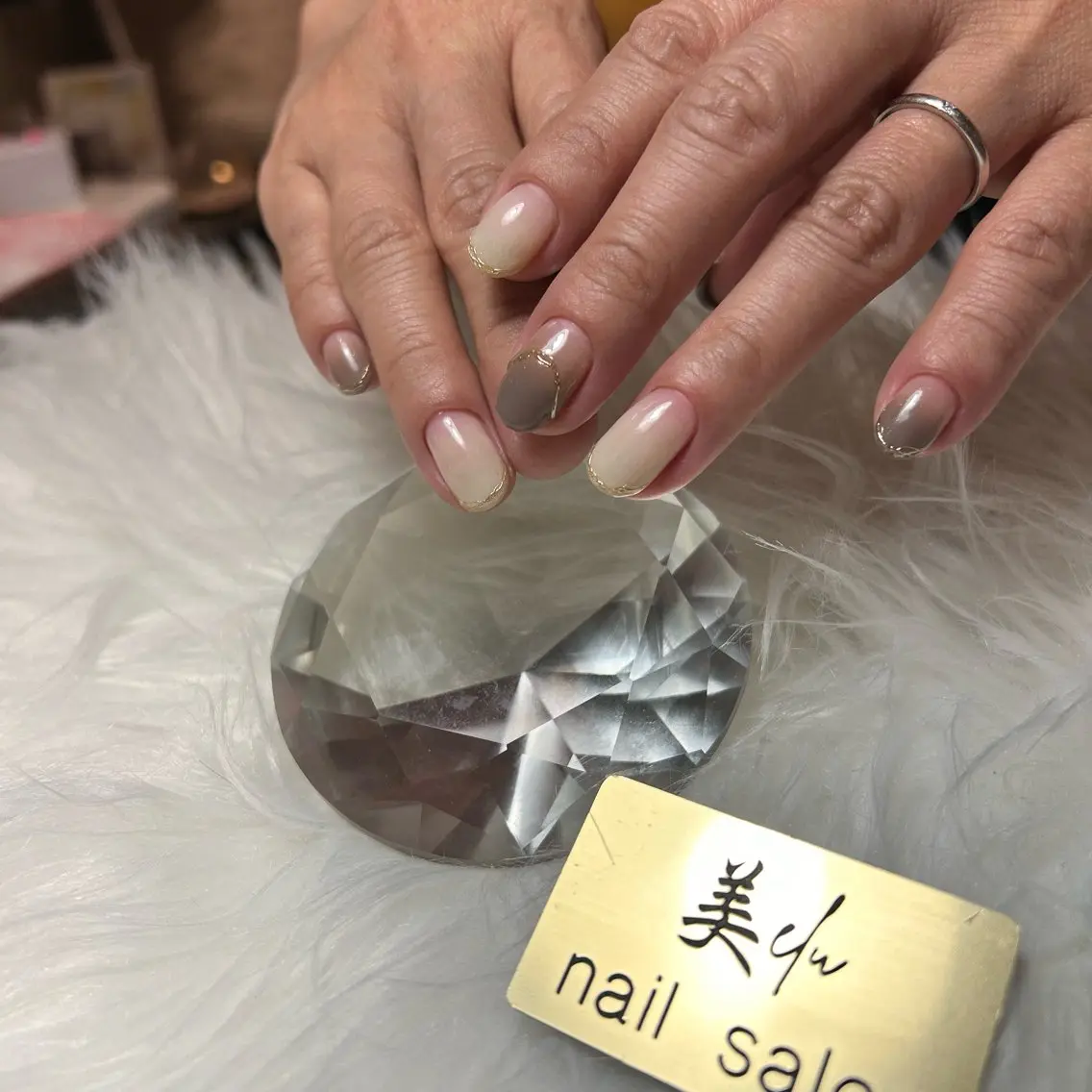 ネイル ミラーネイル 美爪・自爪育成サロン 美elu(ビエル)のネイルデザイン