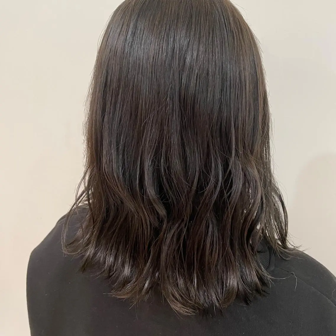 カラー オリーブカラー 大津 寧々のヘアスタイル