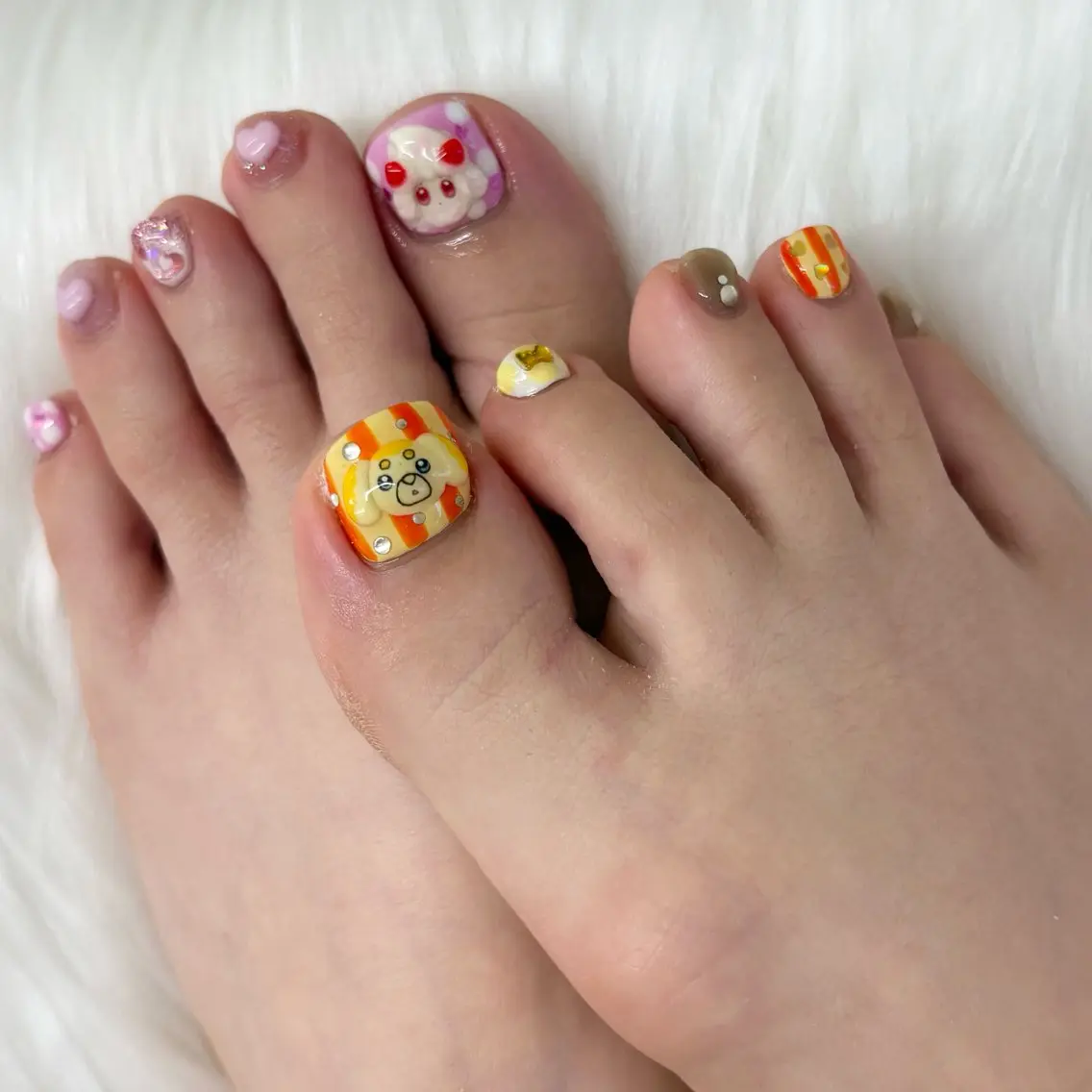 🌺🦶フットネイル🦶🌺持ち込みデザイン・デザインやり放題・パーツつけ放題・オフ無料・美容液保湿の写真