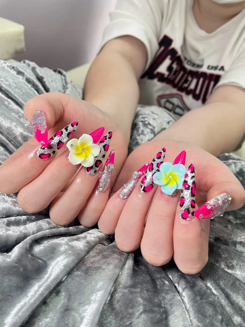 ネイル ハンドネイル Mumu眉毛,ネイル モデル募集中🪄のネイルデザイン
