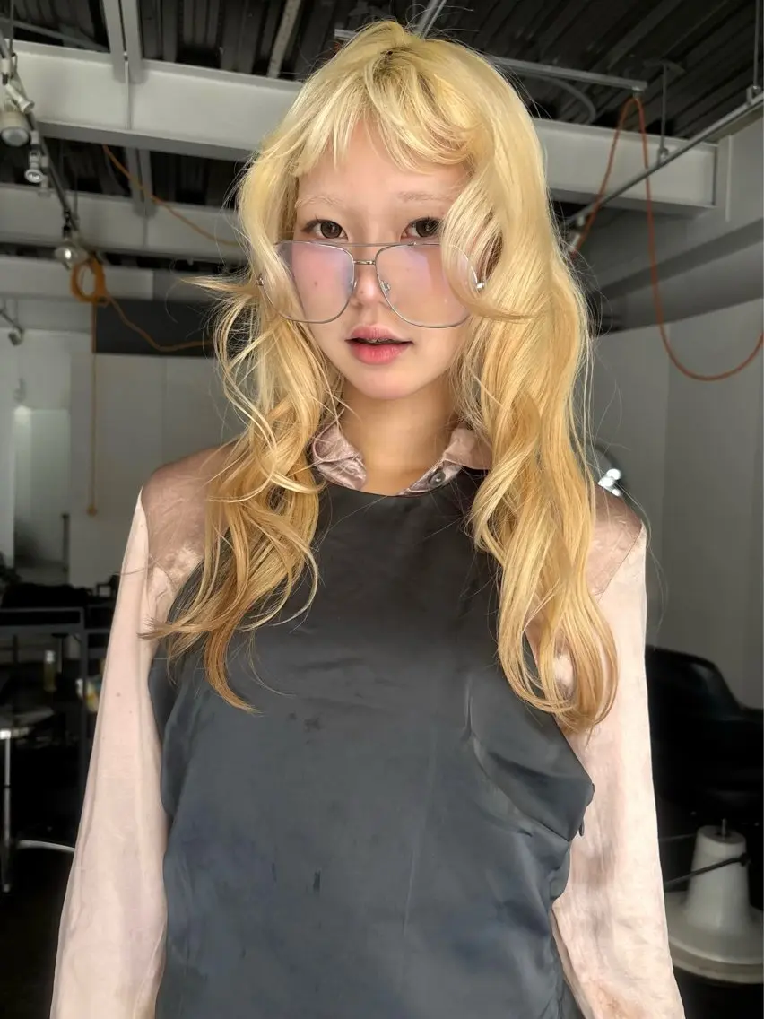ハイトーンカラー、ブリーチカラー、リタッチカラー、デザイン可の写真