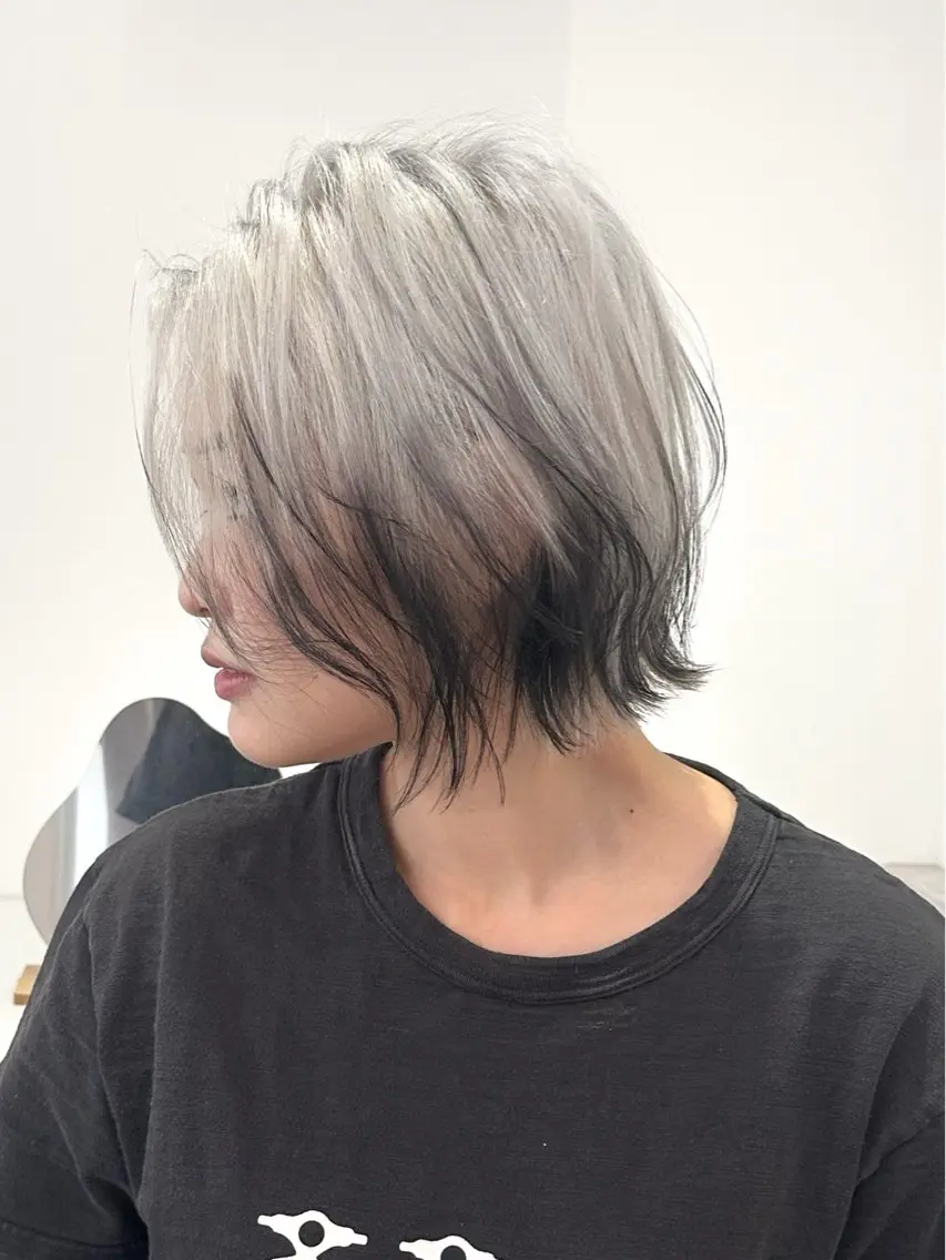 ショート カラー ボブ ショートのための 曲がる縮毛矯正のヘアスタイル