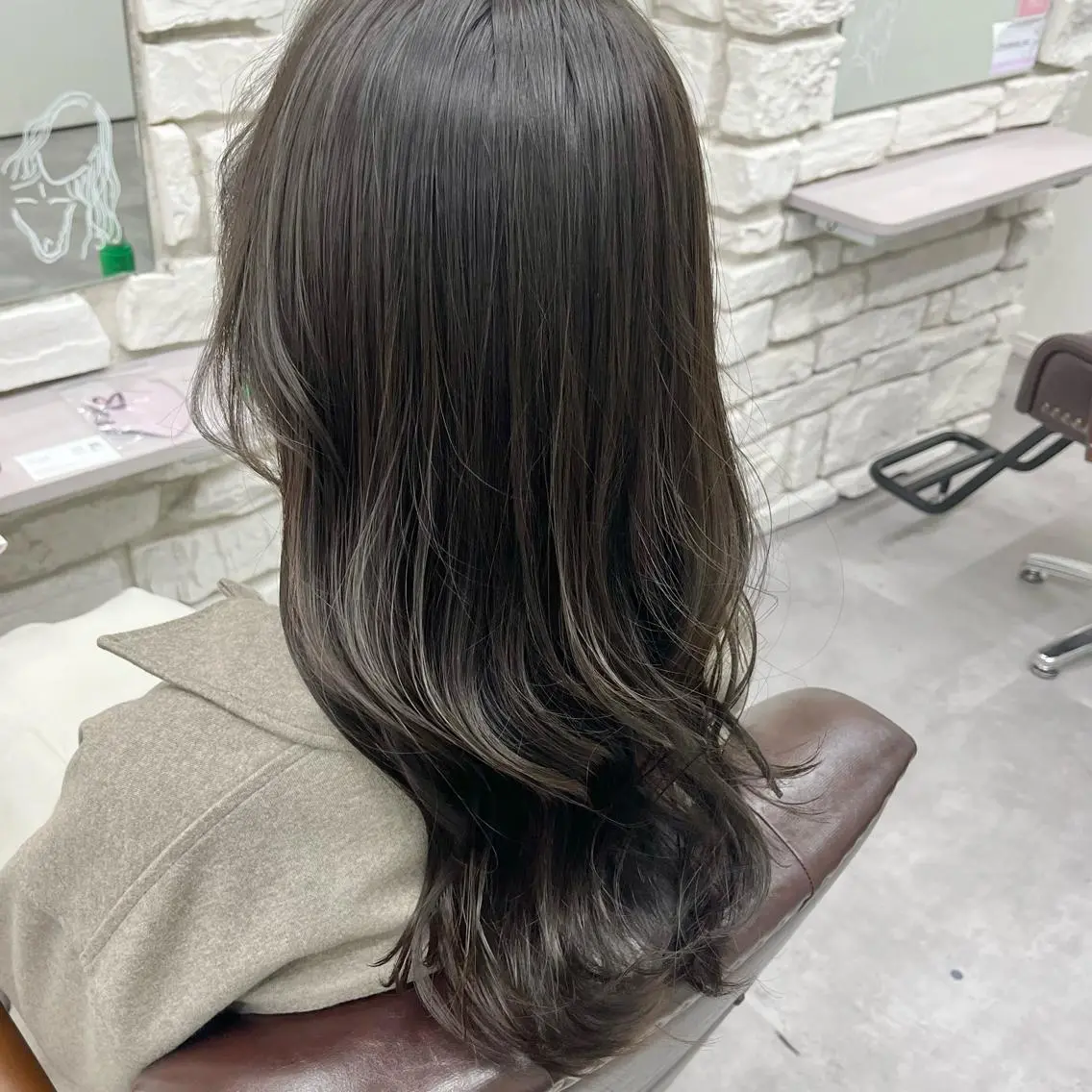 カラー 透明感カラー グレージュ カット ヘアカラー トリートメント 天王寺韓国ヘア 小山歓実のヘアスタイル