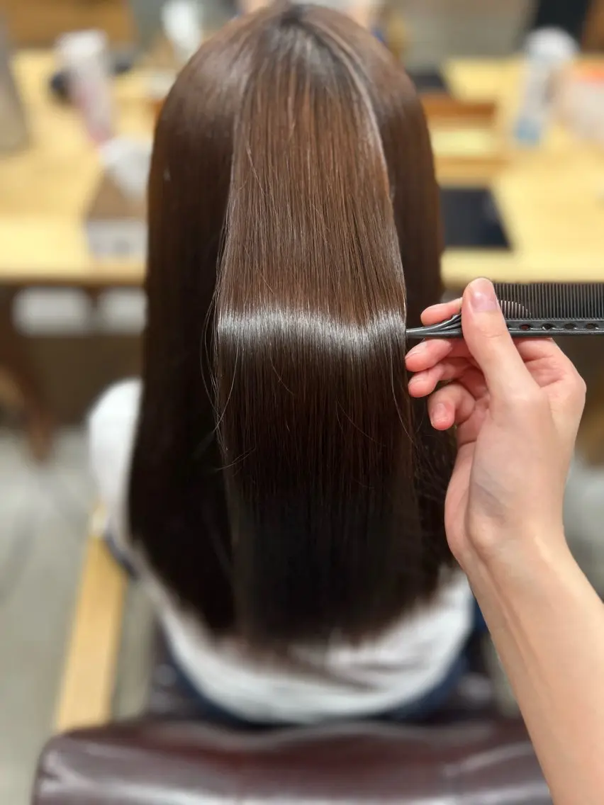 🪄︎︎ 【柔らかストレート】メンテナンスカット＋縮毛矯正 +熱ダメージを抑えるトリートメント付き🩶の写真