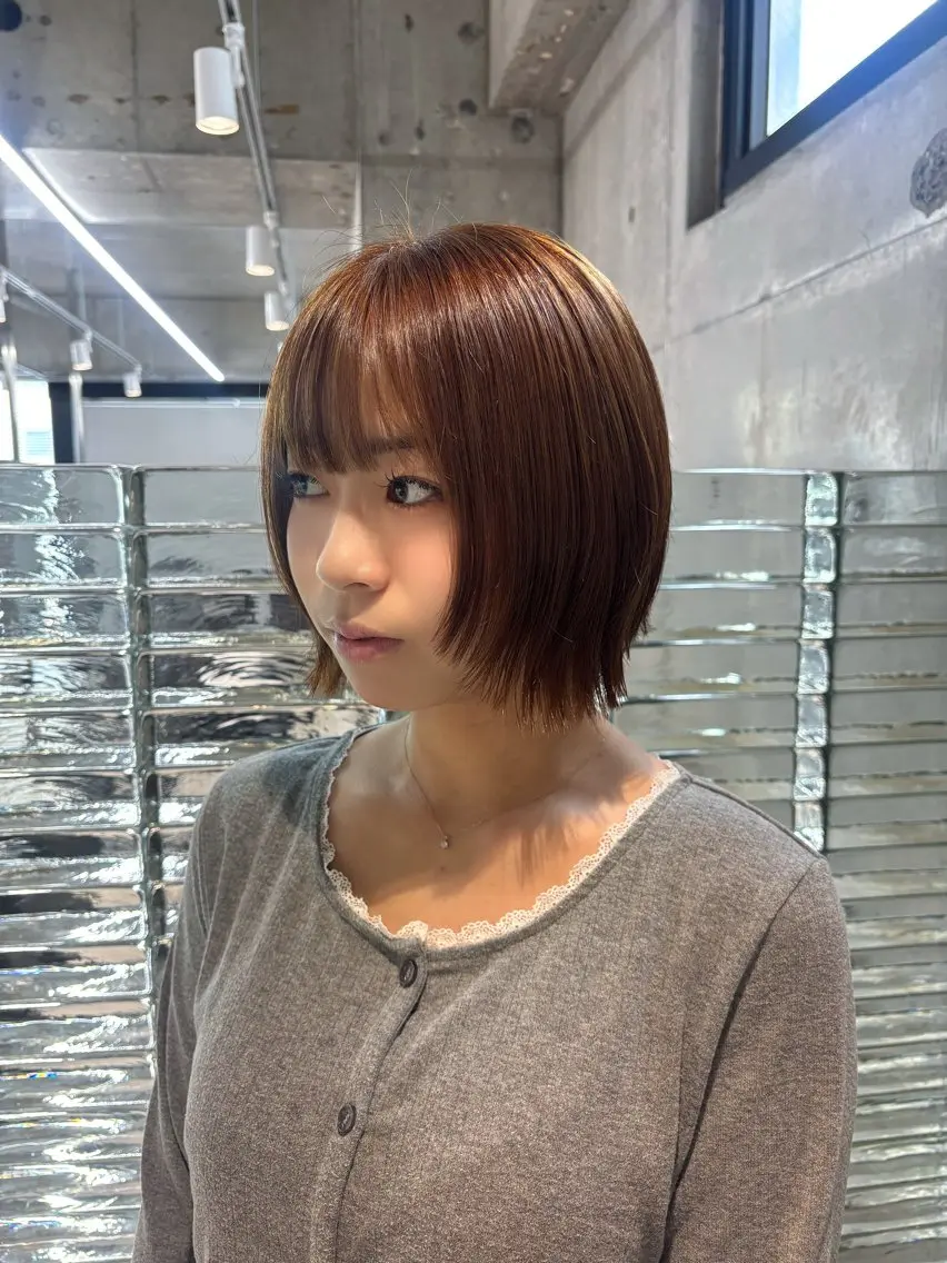 ミディアム カラー ブリーチ ブラウンカラー ダブルカラー ヘーゼル ブリーチなしカラー カット ヘアカラー シンバヒナノ/パーマ レイヤー/髪質改善のヘアスタイル