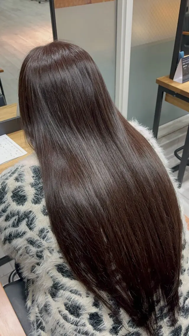 ロング カラー ショコラグレージュ グレージュ アイバ シュンのヘアスタイル