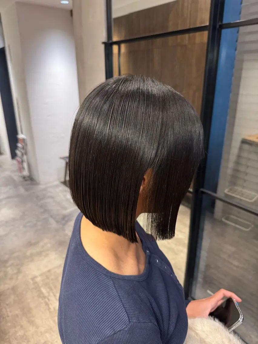 ショート ボブ カット 渋谷/切りっぱなし レイヤー/ブリーチのヘアスタイル
