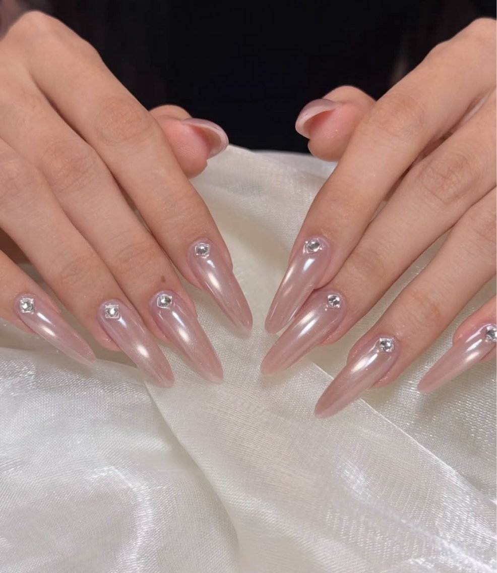 ネイル チークネイル ドット フレンチネイル グラデーション 韓国ネイル ハンドネイル Minette nailrinrinのネイルデザイン
