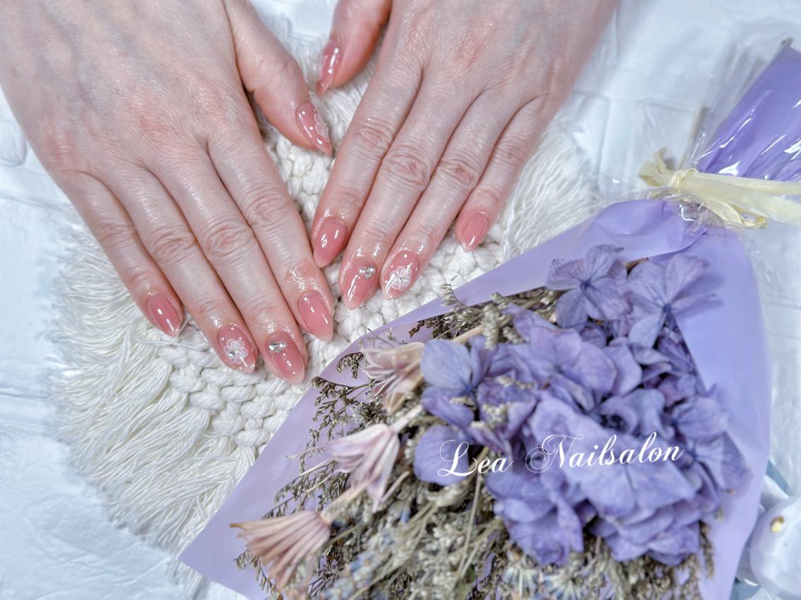 ミディアム カラー ネイル Le’a NailSalonのネイルデザイン