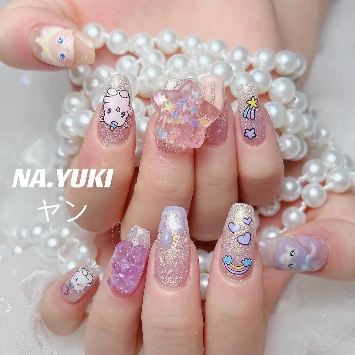 ネイル 🦋 Queenieのネイルデザイン