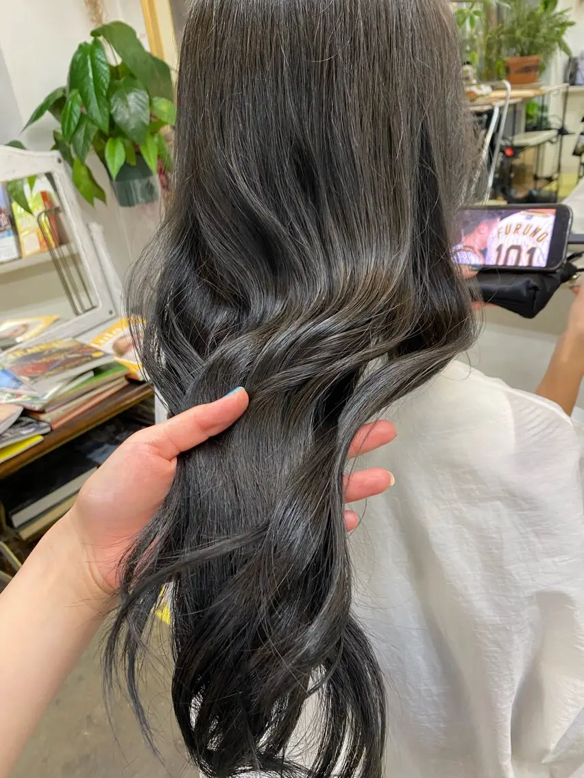 ロング ヘアカラー Moca 〰️のヘアスタイル