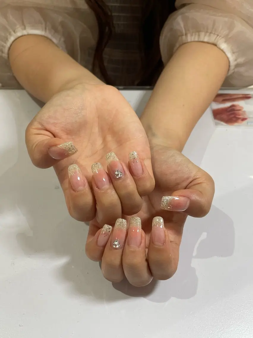 ネイル チークネイル ストーンネイル M.wish Yukinaのネイルデザイン