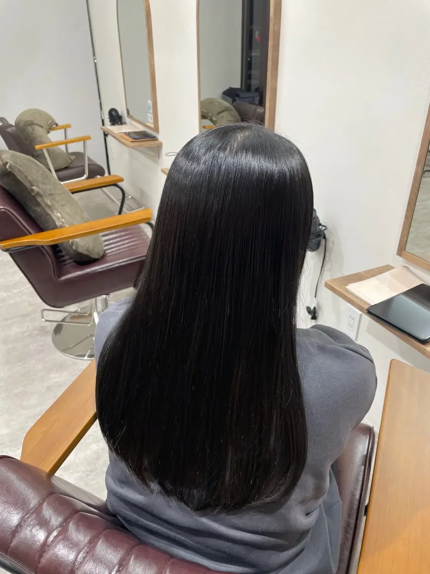 ロング カラー 黒髪 ブルーカラー ブルーブラック 透明感カラー 森田 亜海のヘアスタイル