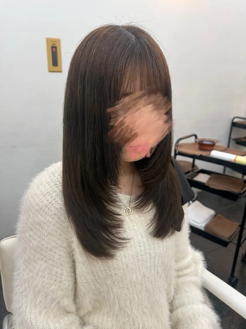ロング カット 透明感カラー💎 岩崎美優のヘアスタイル