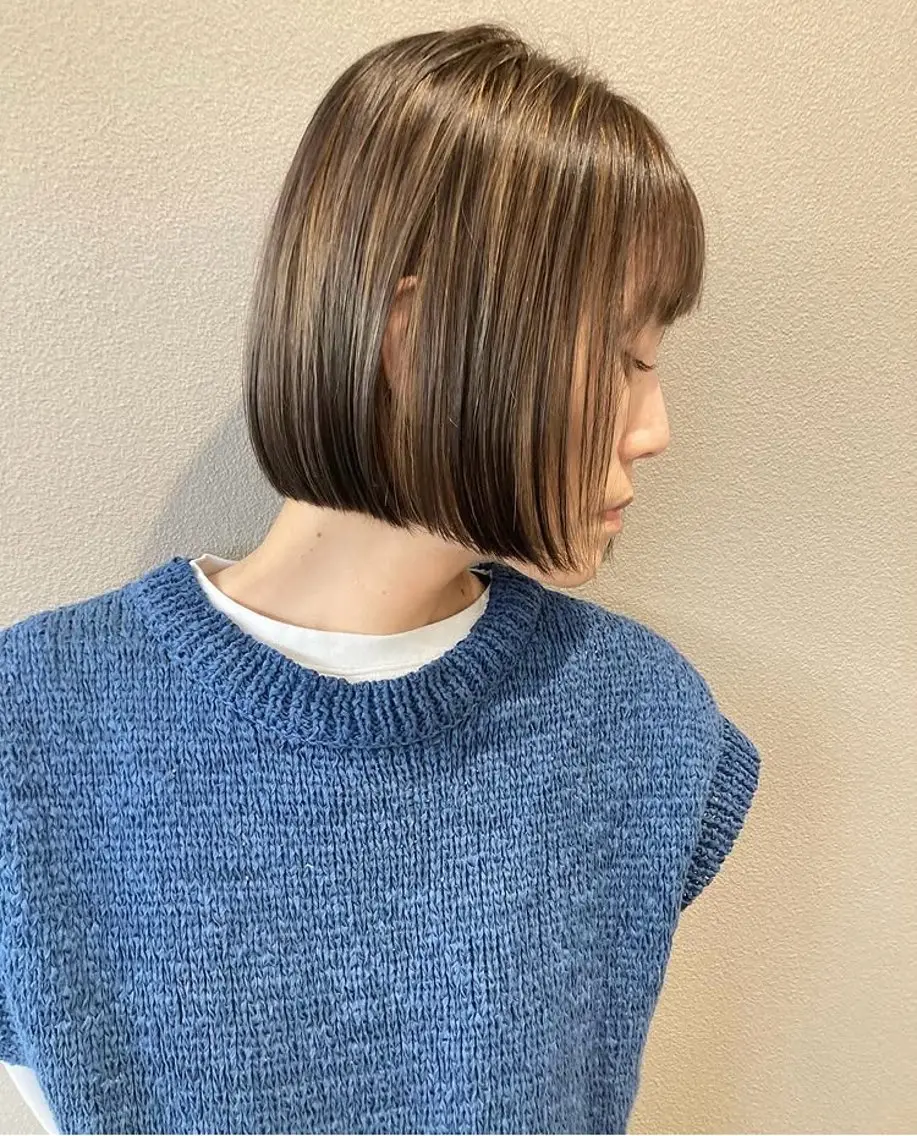 ショート カラー ブリーチ ハイライトカラー ボブ ハイライト 透明感☁️/レイヤー 🤍/まの🌷のヘアスタイル