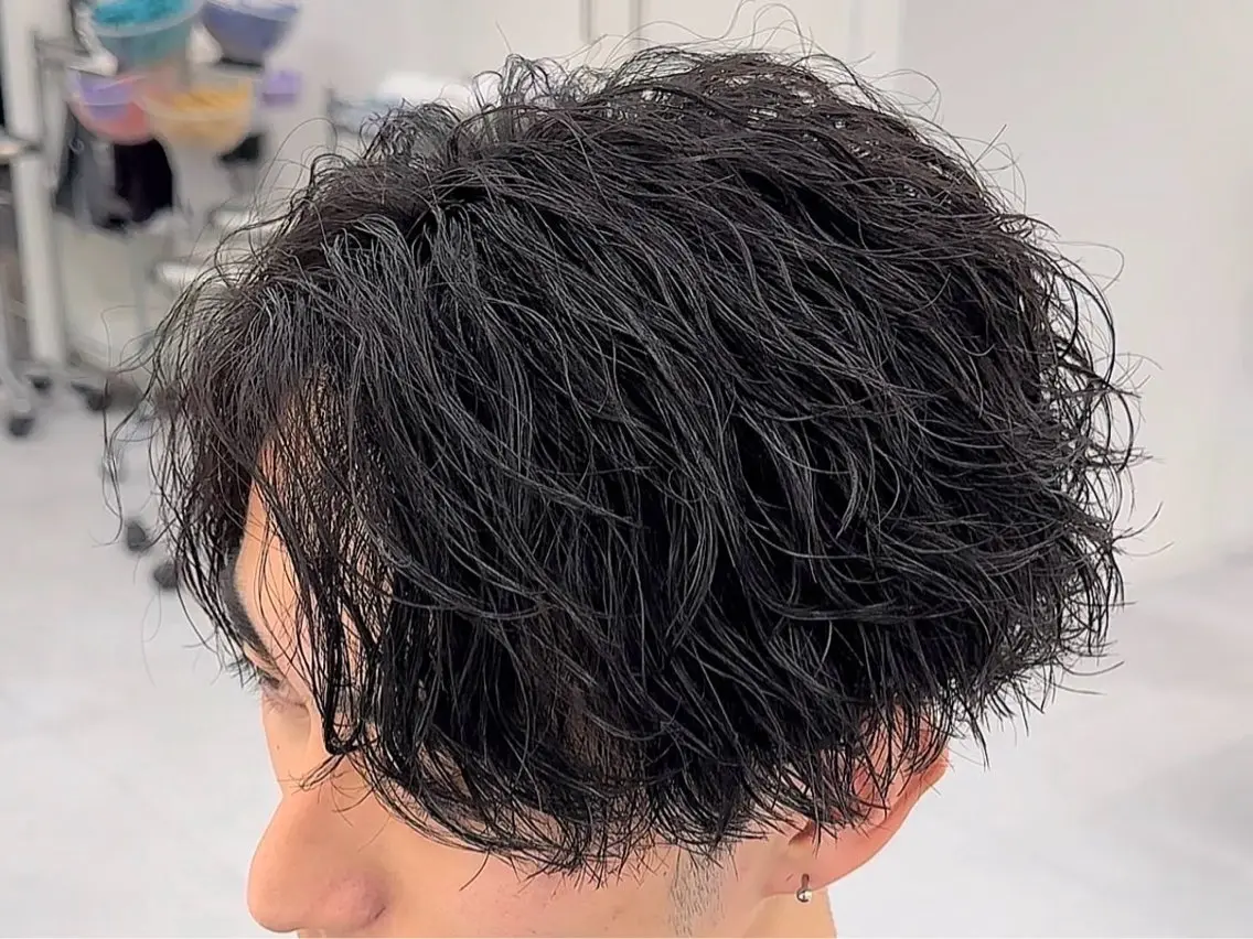 パーマ メンズ 佐々木 輝のヘアスタイル