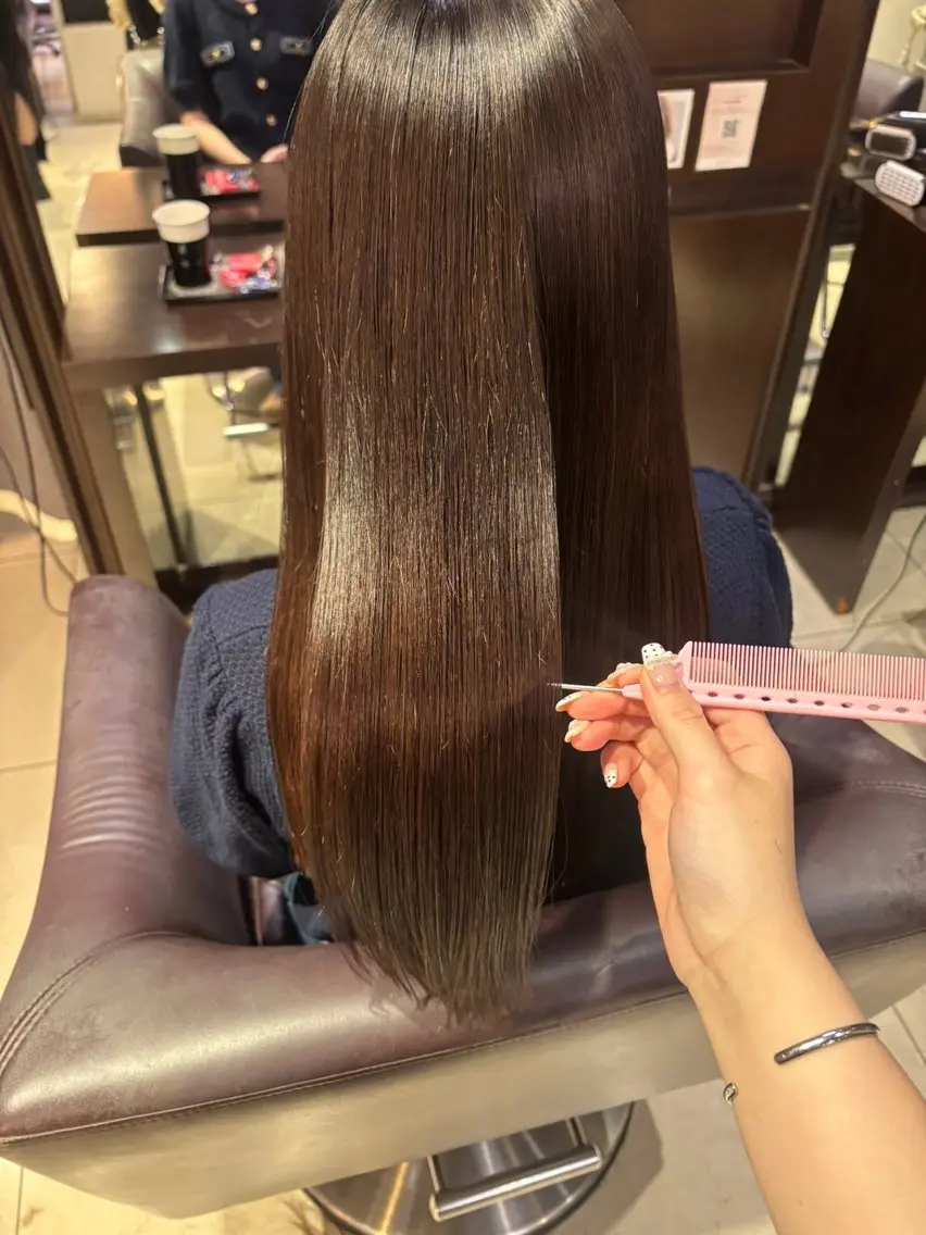 ロング カット 縮毛矯正 艶カラー｜束感マツエ ク｜airi۫ ꣑ৎのヘアスタイル