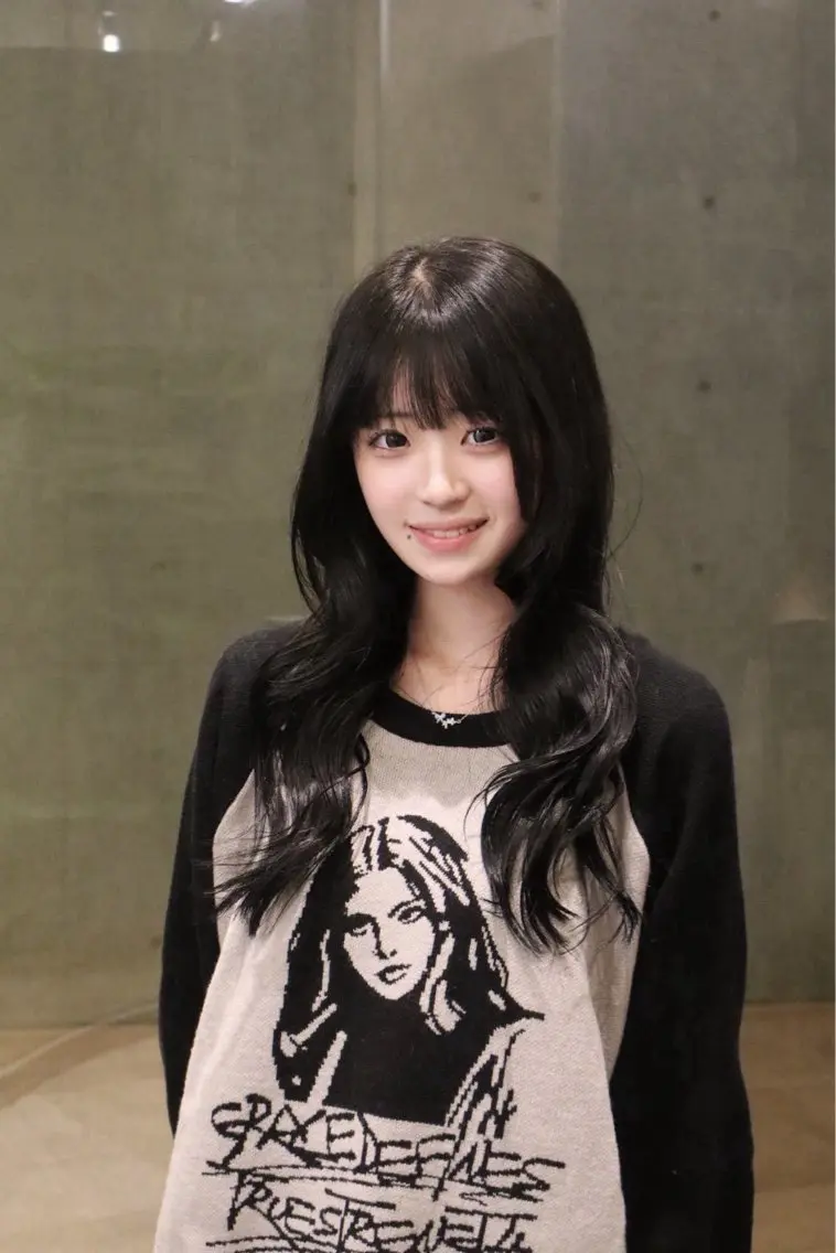ミディアム カラー くびれヘア 顔周りカット 韓国風ヘア レイヤーカット カット ヘアカラー レイヤー/ブリーチ iwamiya岩見谷のヘアスタイル