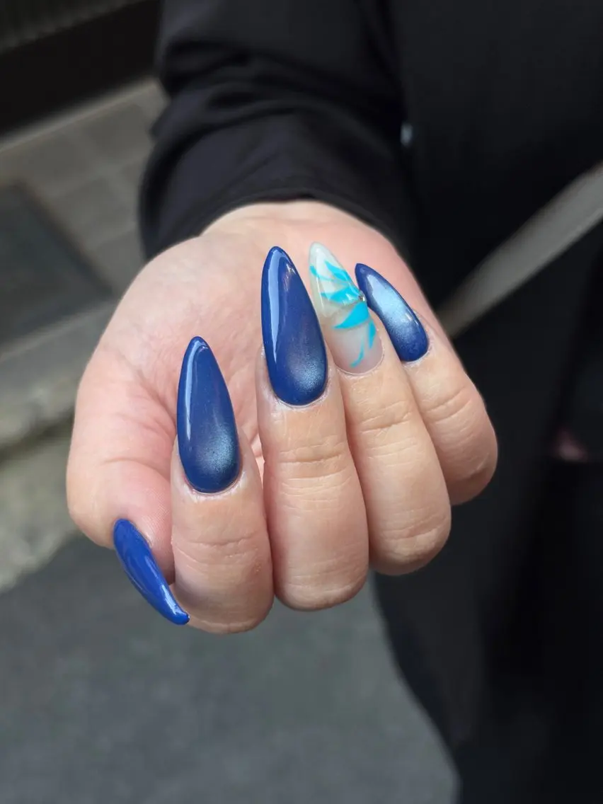 ロング One ♡ YUKINEのネイルデザイン