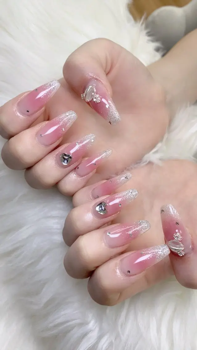 ネイル Rei _Nail 新宿のネイルデザイン