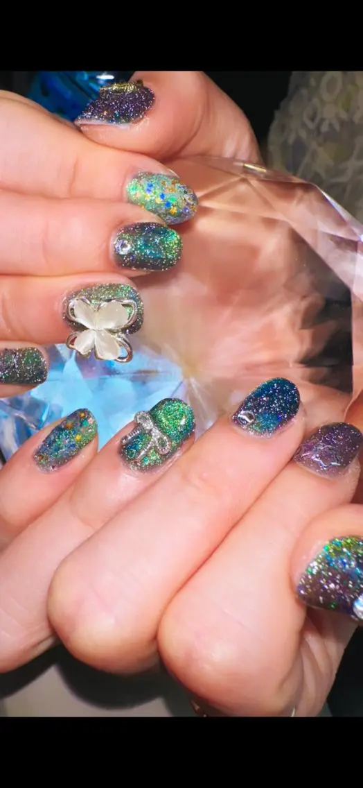 ショート ハンドネイル YOKOSUKA NAILS💅🩶のネイルデザイン