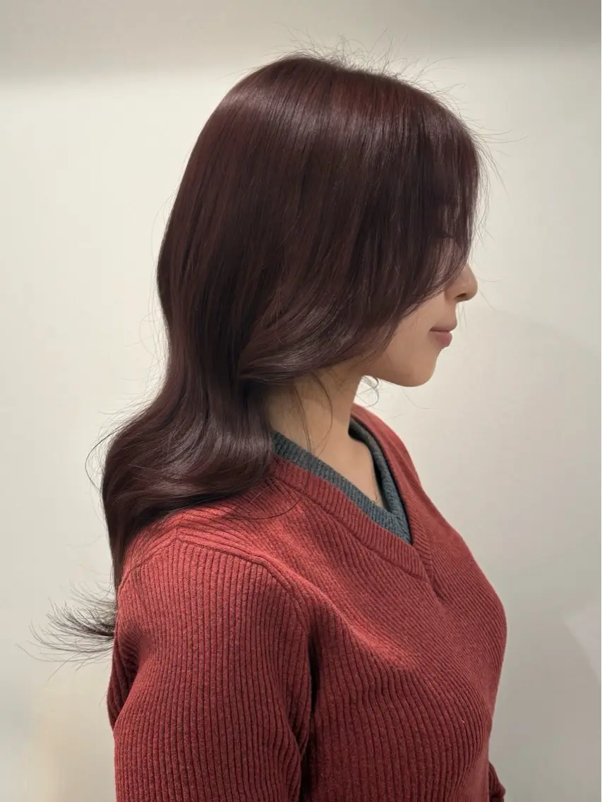 ロング カラー ブラウンカラー ローズカラー ローズブラウン ヘアカラー 紅都🫧赤みなし 透明感水光カラーのヘアスタイル
