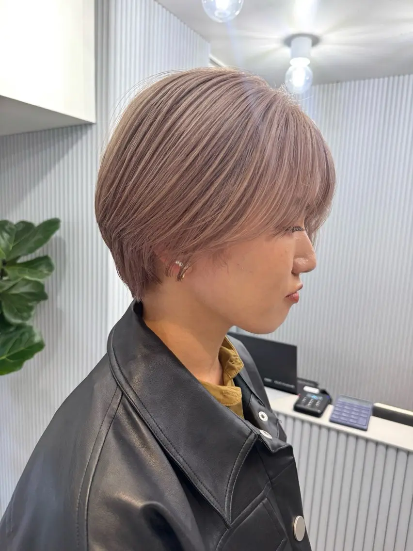 ショート カラー ベージュカラー ホワイトベージュ ヘアカラー トリートメント Lomalia 🤍🫧/makoのヘアスタイル