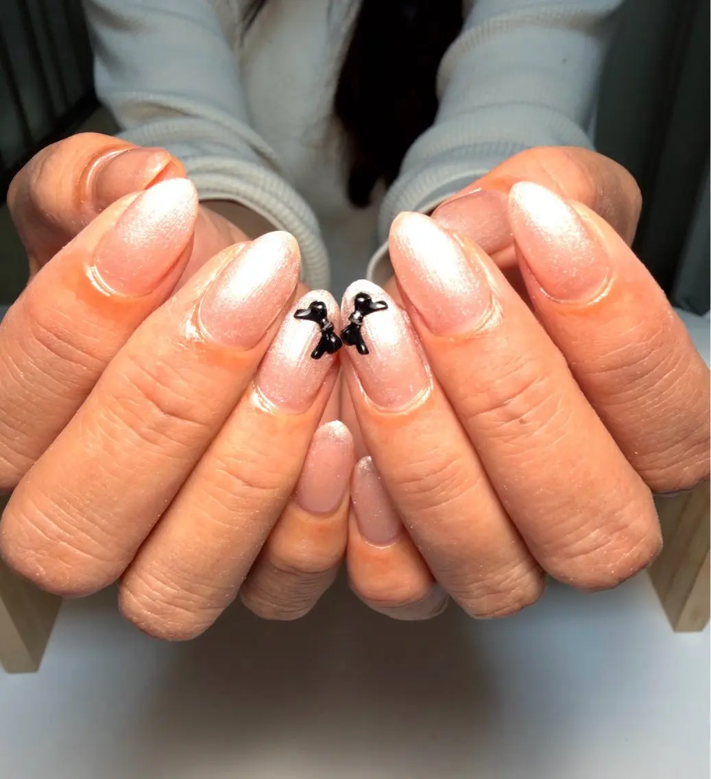 ネイル ガーリー キラキラネイル 韓国ネイル マグネットネイル リボン ハンドネイル NAIL BY YUのネイルデザイン