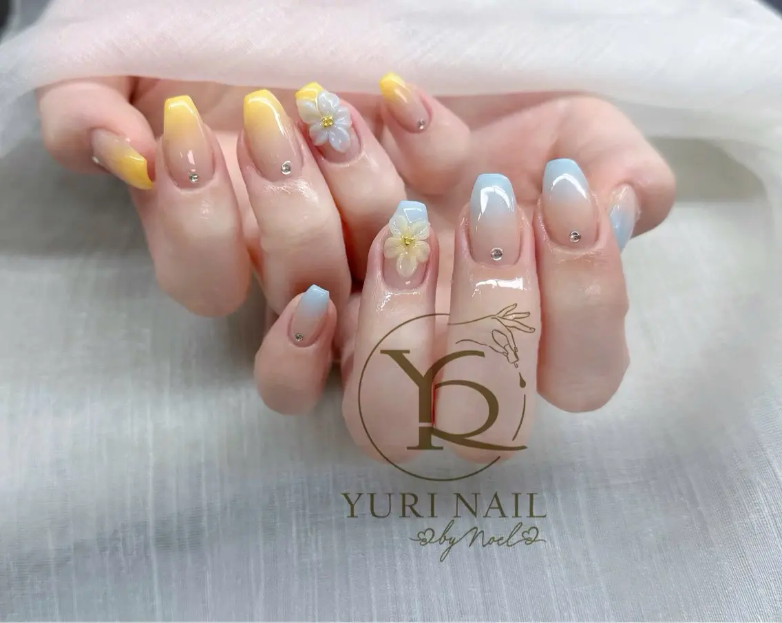 ネイル オーロラネイル ブルー チークネイル フレンチネイル ジェルネイル YURI Nail Funabashiのネイルデザイン