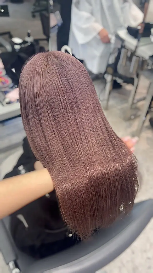セミロング カラー カット ヘアカラー トリートメント ヘアセット クルミ🤍推し活 🎀ピンクカラーのヘアスタイル