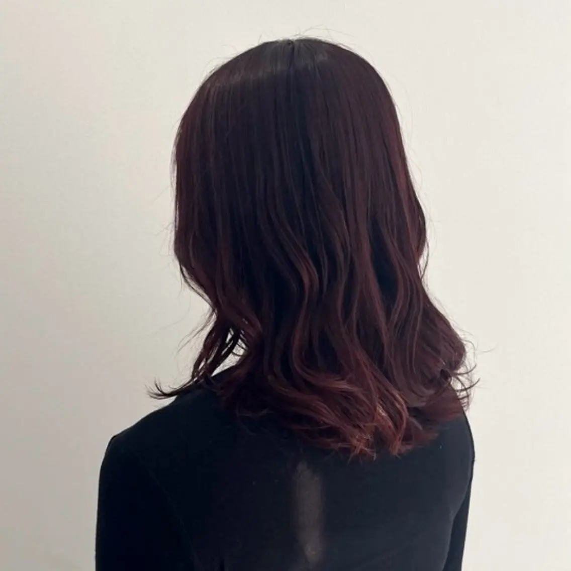 セミロング カラー 加美山 芽衣のヘアスタイル