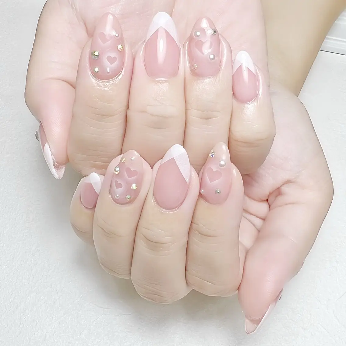ネイル チークネイル フレンチネイル ハート キラキラネイル ワンホンネイル rouse nail RISATOのネイルデザイン