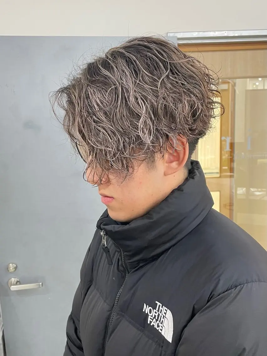 お得クーポン🔥メンズハイライト&パーマ&骨格補正カット🌴の写真