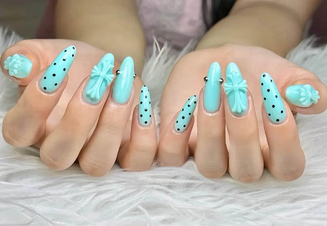 ネイル アートネイル ボルドー フレンチネイル ジェルネイル 氷ネイル・うるうるネイル ハンドネイル Yuki Nailsalonのネイルデザイン