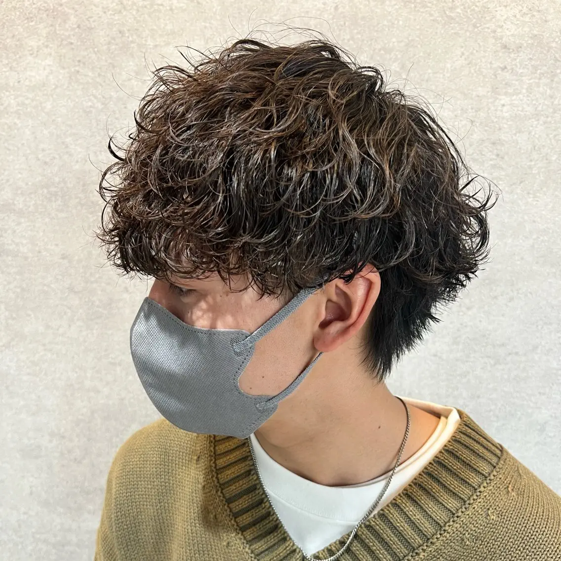 ショート パーマ ヘアアレンジ メンズ センターパート メンズハイライト メンズメッシュ マッシュ メンズパーマ 仕上がり満足度No. 1🔥BLUCK🔥のヘアスタイル