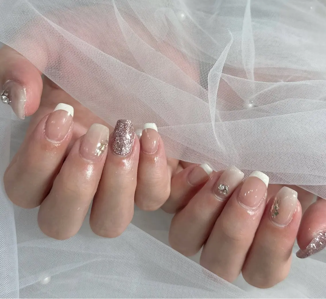 ネイル ハンドネイル フットネイル LAVISH nanamiのネイルデザイン