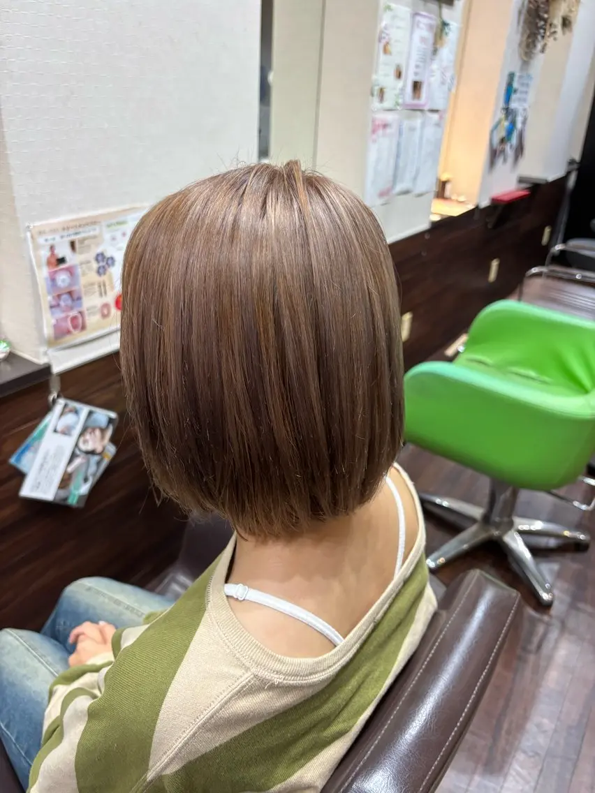 ショート カラー ハイライトカラー ハイライト glamfe 佐伯区サロンのヘアスタイル