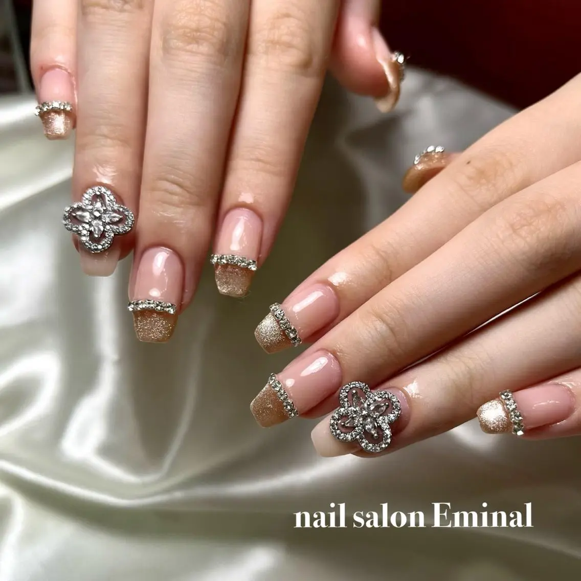 ネイル アニマル柄 ジェルネイル グリーン キラキラネイル 韓国ネイル Eminal nailのネイルデザイン