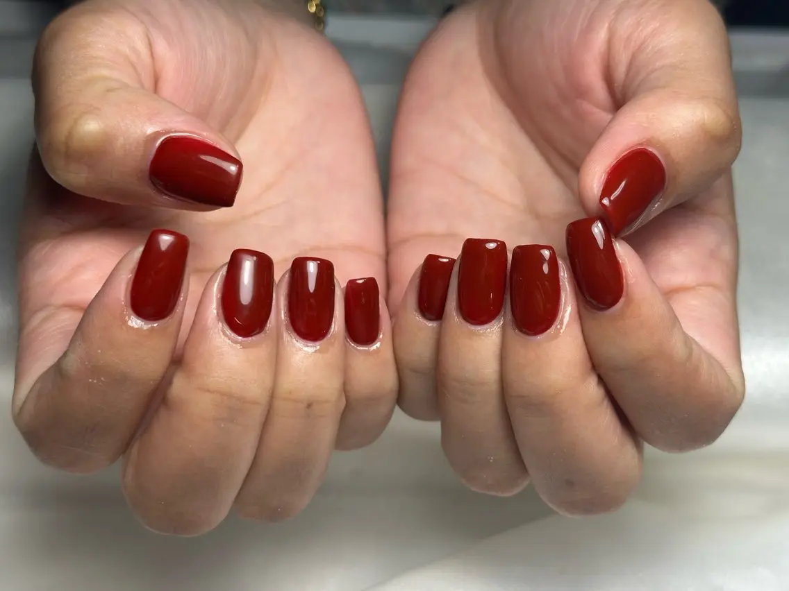 ネイル オーロラネイル ボルドー フットネイル フレンチネイル ジェルネイル ハンドネイル kiki nail たまプラーザのネイルデザイン