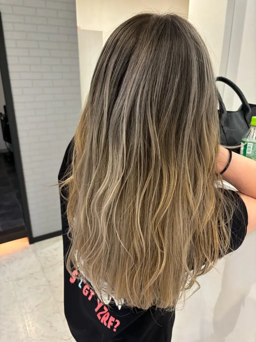 ロング カラー 山中 真紫のヘアスタイル