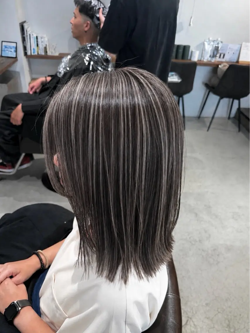 ミディアム カラー ハイライトカラー ハイライト カット ヘアカラー ⭕️白髪で悩む全ての 人を救いたい⭕️宮山のヘアスタイル