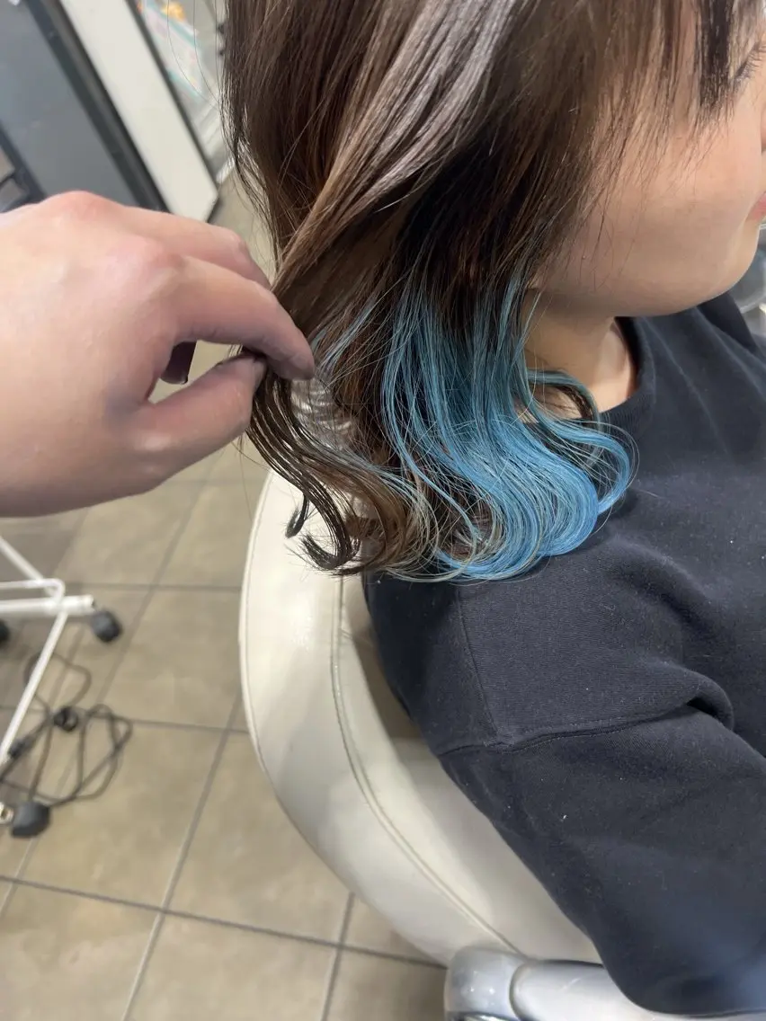 ショート カラー インナーカラー メンズ レイヤー ウルフ 弓木啓輔のヘアスタイル