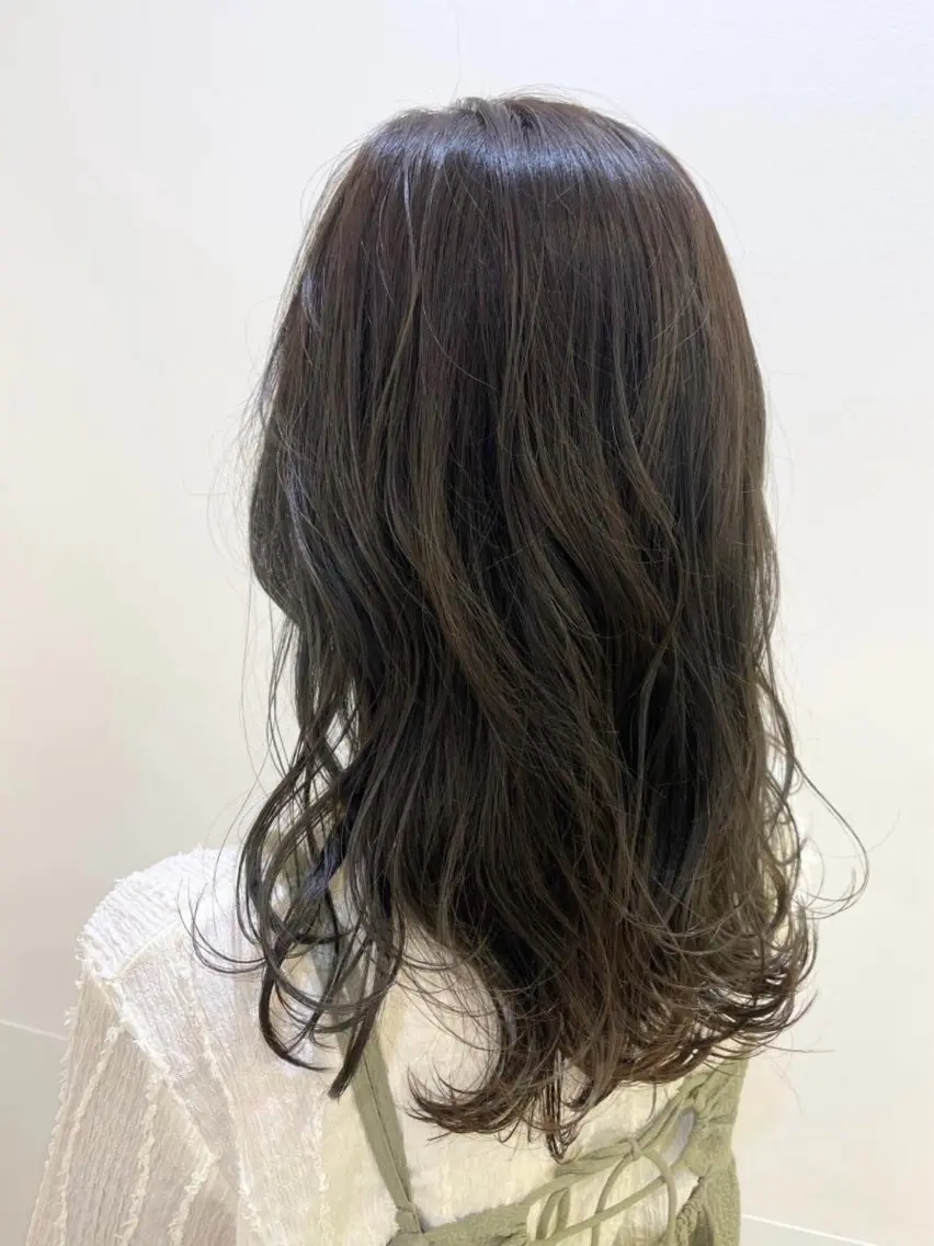 ロング カラー グレージュ オリーブグレージュ オリーブグレー ヘアカラー トリートメント 髪質改善縮毛矯正 💎TOMOのヘアスタイル