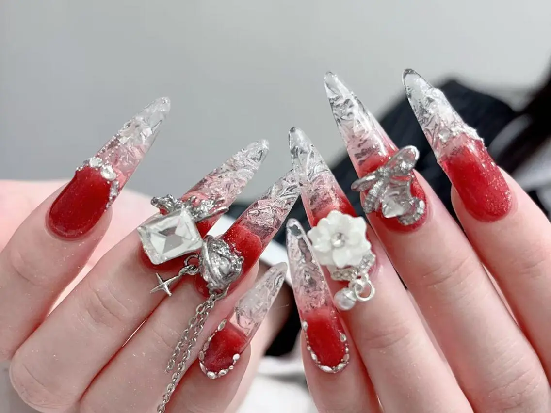 ネイル 長さ出し キラキラネイル 韓国ネイル ロングネイル 持ち込み ハンドネイル ハンドケア Akira✨ nailのネイルデザイン
