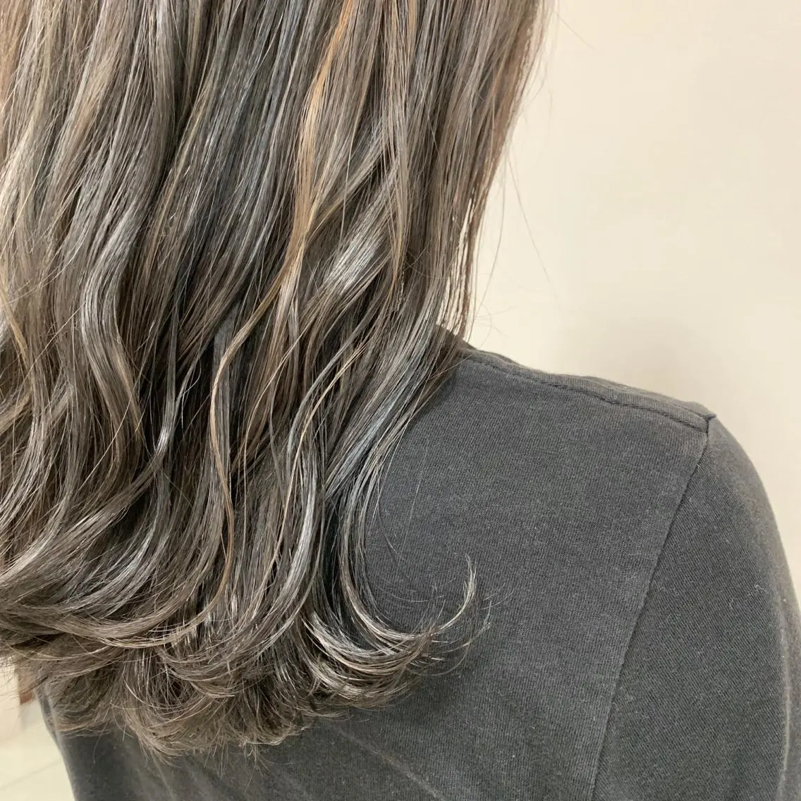 セミロング カラー ヘアアレンジ ヘアカラー トリートメント 【Sweep】おじま のぞみのヘアスタイル