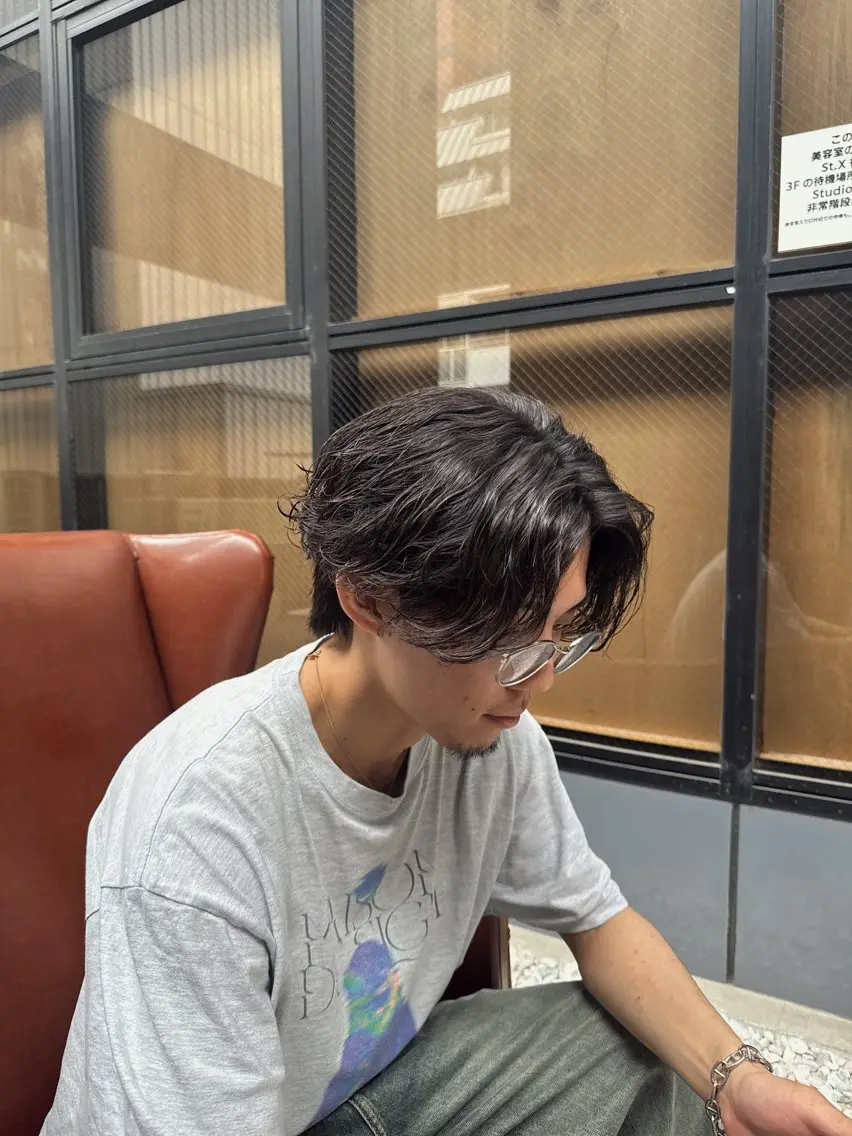 ミディアム パーマ メンズ センターパート 水相 智貴のヘアスタイル