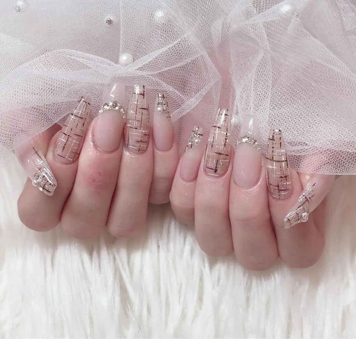 ネイル アートネイル グラデーション キラキラネイル ニュアンスネイル オフィスネイル ハンドネイル Amee Nail Salonのネイルデザイン