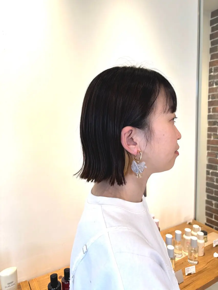 ミディアム 切りっぱなしボブ ボブ 外ハネヘア emu minekoのヘアスタイル