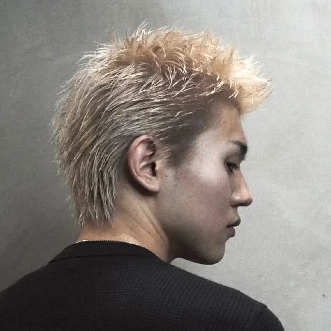 ショート カラー メンズ メンズハイトーン スパイキーショート ブロンド ハイトーンカラー ショートヘア ヘアカラー 吉村 悠真のヘアスタイル